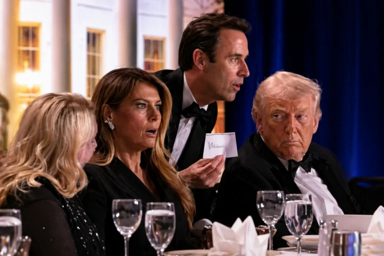 Donald Trump durante jantar dos correspondentes em Washington antes do ataque