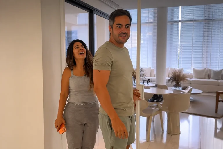 Simone Mendes e Kaká Diniz chegam à casa de Carlinhos Maia