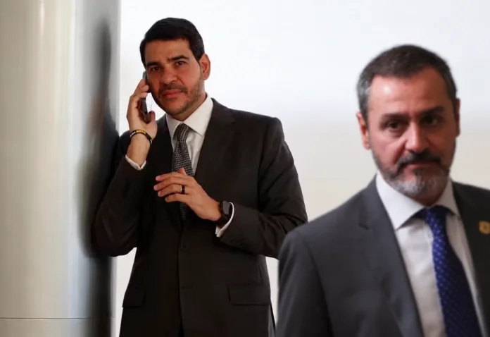 Jorge Messias e Andrei Rodrigues em composição editorial sobre crise envolvendo AGU e Polícia Federal