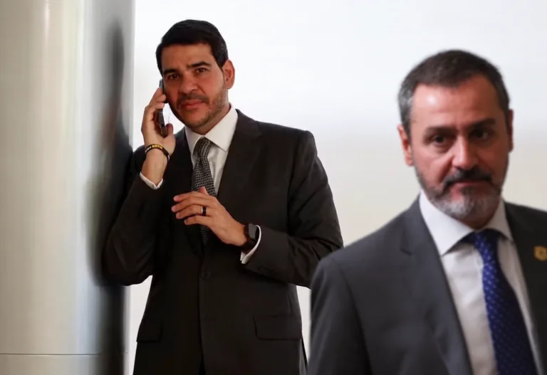 Jorge Messias e Andrei Rodrigues em composição editorial sobre crise envolvendo AGU e Polícia Federal