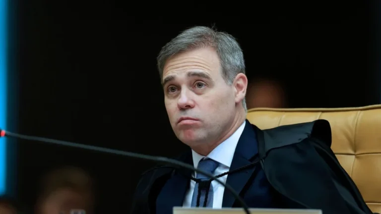 André Mendonça expõe tensão no STF após afirmar que não recebeu acesso à delação de Vorcaro