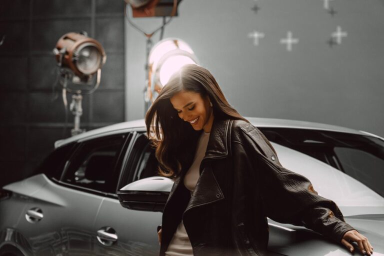 Bruna Marquezine eleva o luxo contemporâneo e transforma estreia da Omoda & Jaecoo em símbolo de desejo, estilo e sofisticação global