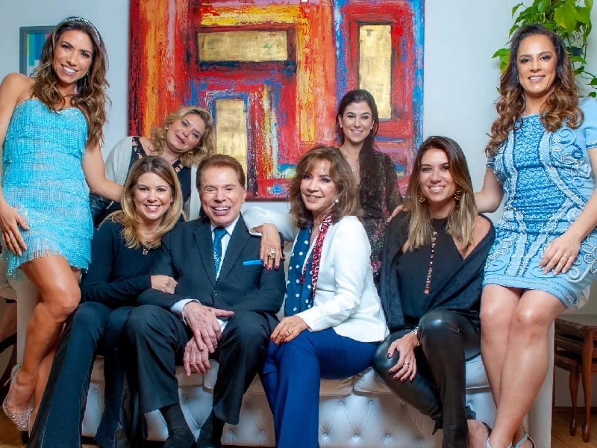 Silvio Santos ao lado de Iris Abravanel em registro familiar associado aos bastidores da sucessão patrimonial da família Abravanel